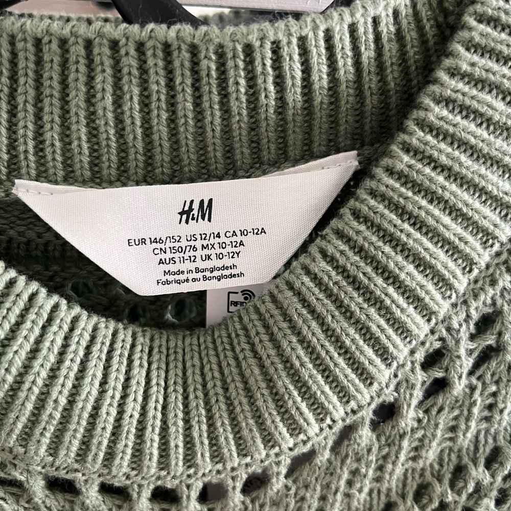 H&M girls sweater